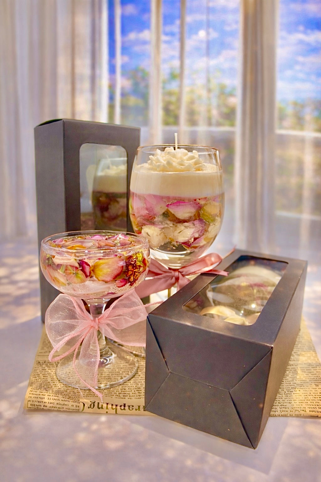 Signature Bloom Candle & Petite Floral Candle Holder Gift Set (2pcs)