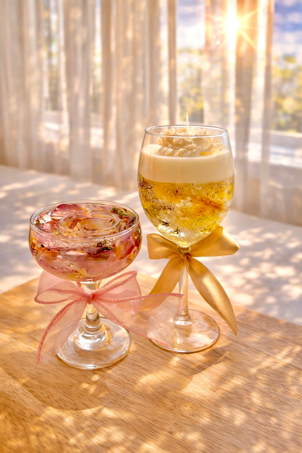 Signature Bloom Candle & Petite Floral Candle Holder Gift Set (2pcs)